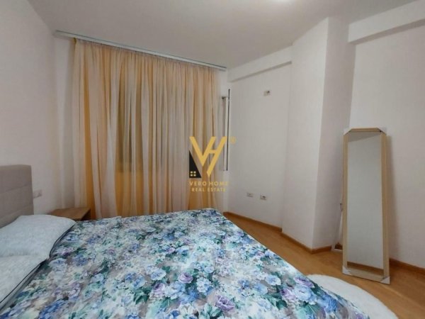 Tirane, jepet me qera apartament 2+1+Ballkon Kati 3, 80 m² 700 € (RRUGA E DIBRES)