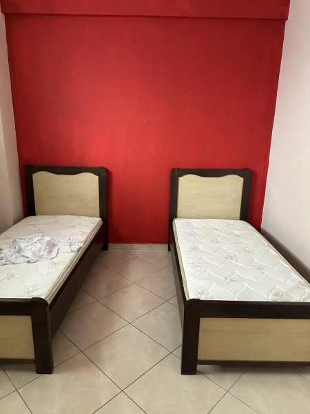 Tirane, jepet me qera Apartament 2 +1+ 2 banjo ballkon +garazhd.ruga fuad toptani 300 metra siper hotel dea