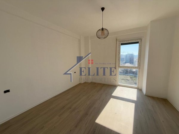 Tirane, jepet me qera apartament 1+1+Ballkon Kati 7, 110 m² 550 € (Fundi i Bulevardrit te Ri)