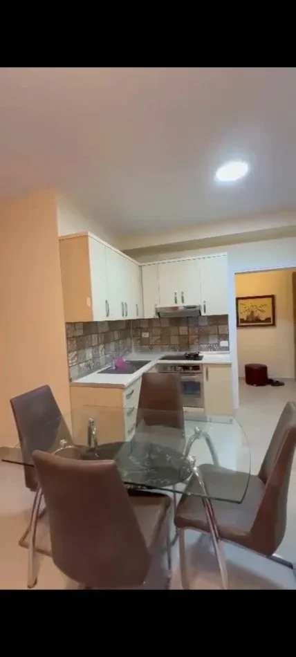 Tirane, jepet me qera apartament 2+1 Kati 2, 100 m² 500 € (Kodra e diellit)