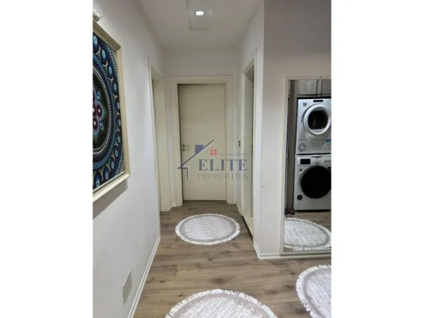 Tirane, jepet me qera apartament 2+1+Ballkon Kati 7, 100 m² 800 € (Don Bosko)