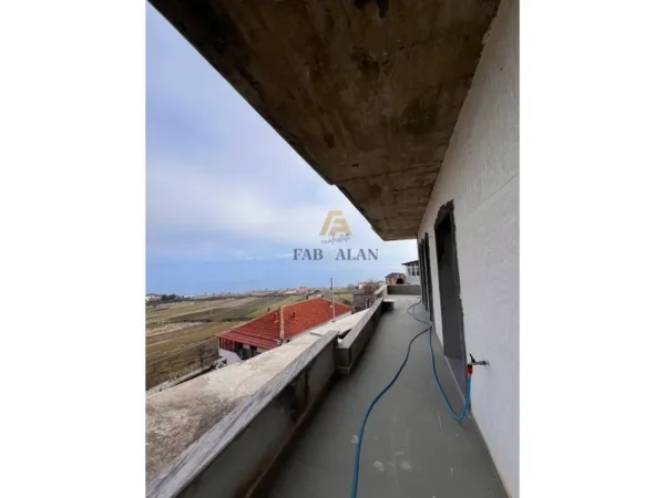 Pogradec, shitet Vile 4 Katshe , 750 m² 850.000 € (Pogradec)