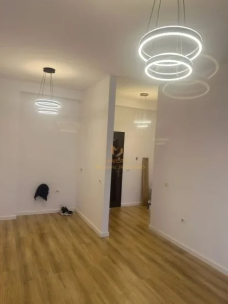 Tirane, shitet apartament 1+1 Kati 4, 64 m² 90.000 € (Misto mame)