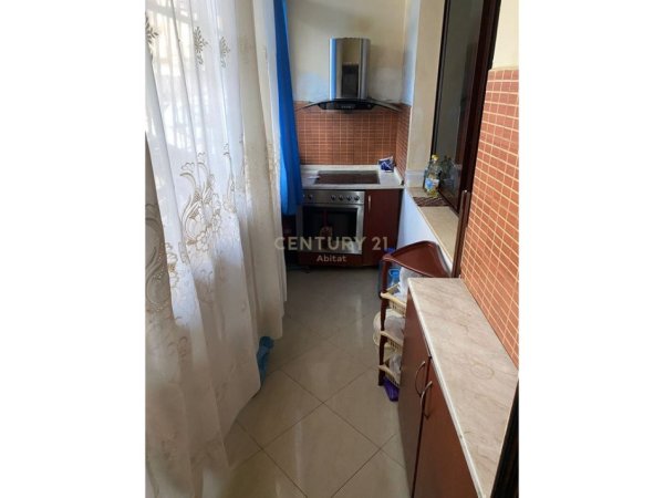 Tirane, jepet me qera apartament 1+1+Ballkon Kati 1, 78 m² 500 € 