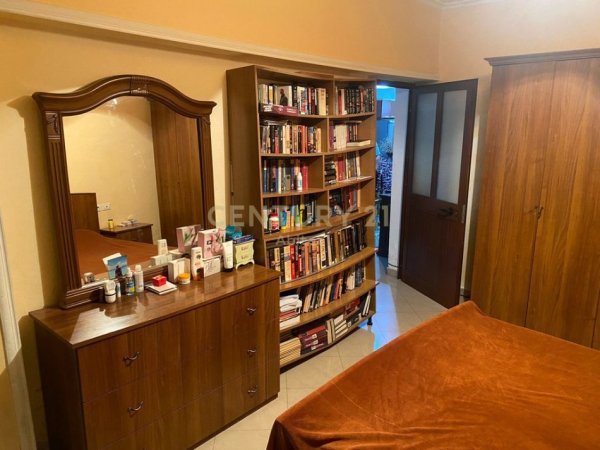 Tirane, jepet me qera apartament 1+1+Ballkon Kati 1, 78 m² 500 € 