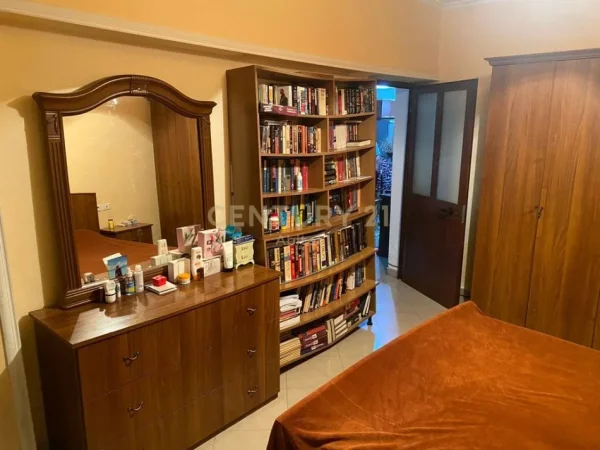 Tirane, jepet me qera apartament 1+1+Ballkon Kati 1, 78 m² 500 € 