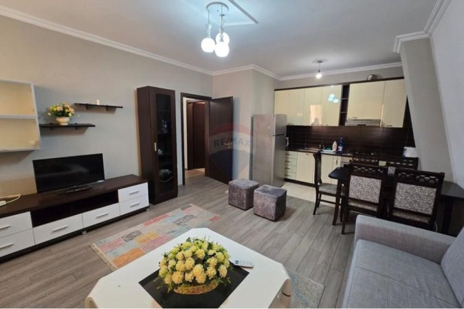 Tirane, jepet me qera apartament 1+1 Kati 2, 70 m² 550 € (Blloku i Ambasadave)