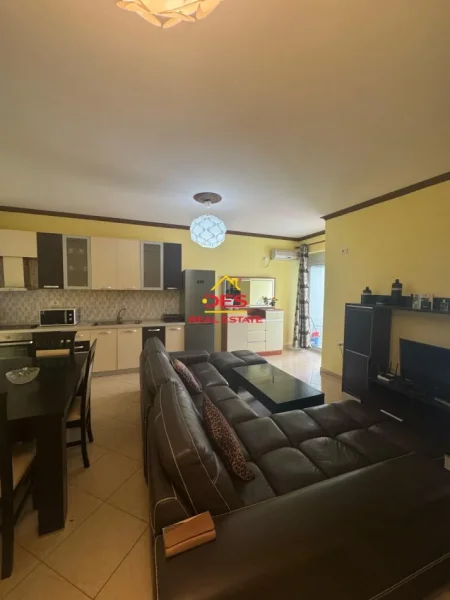 Vlore, jepet me qera apartament 1+1+Ballkon Kati 6, 75 m² 500 € (Rruga Murat Tërbaçi)