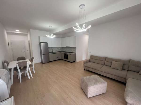 Tirane, jepet me qera apartament 2+1 , 550 € (Jordan Misja, Pallati Kontakt)