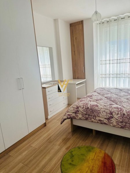 Tirane, jepet me qera apartament 2+1+Ballkon Kati 3, 120 m² 550 € (DON BOSKO)