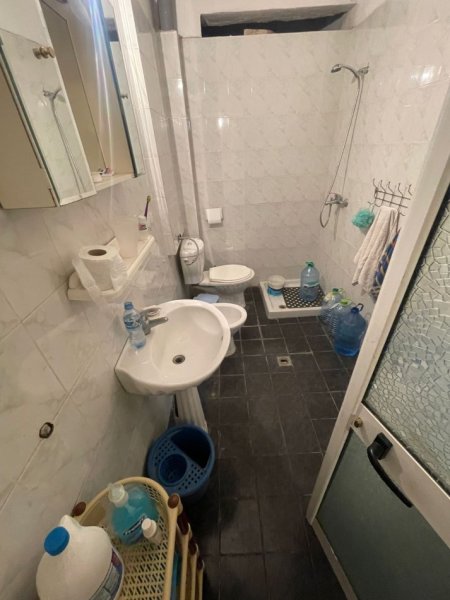 Tirane, jap me qera apartament 2+1+Aneks+Ballkon Kati 3, 75 m² 300 € (Myslym Shyr)