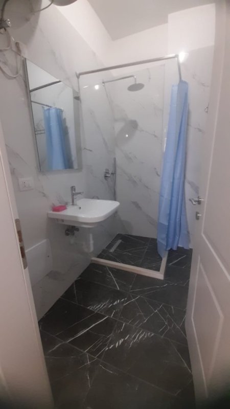 Tirane, jepet me qera apartament 1+1 Kati 6, 80 m² 600 € (Rruga egnatia)