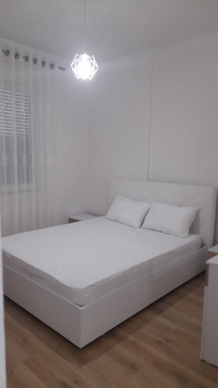 Tirane, jepet me qera apartament 1+1 Kati 6, 80 m² 600 € (Rruga egnatia)