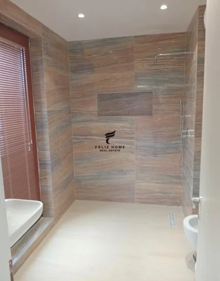 Tirane, shitet apartament 1+1+Ballkon Kati 7, 70 m² 220.000 € (RRUGA E KAVAJES)