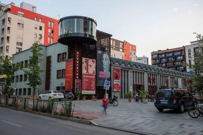 Tirane, jepet me qera zyre Kati 2, 70 m² 750 € (pranë ArTurbina)