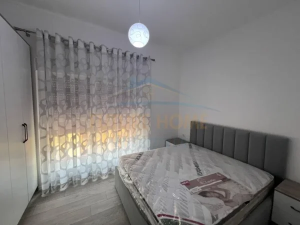 Tirane, jepet me qera apartament 2+1 Kati 5, 93 m² 450 € (Ali Dem)