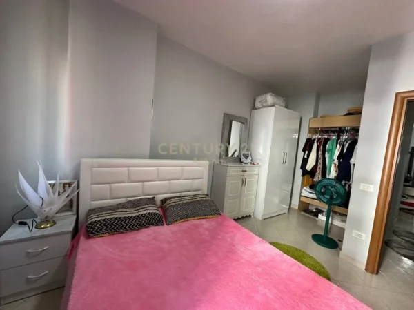 Tirane, shitet apartament 2+1 Kati 3, 98 m² 165.000 € (Astir)