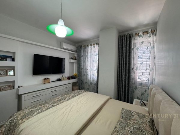Tirane, jepet me qera apartament 2+1 Kati 7, 100 m² 800 € (Don Bosko)
