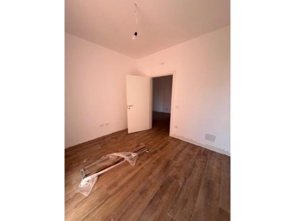 Tirane, shitet apartament 1+1 Kati 3, 80 m² (Rruga e Kavajes)