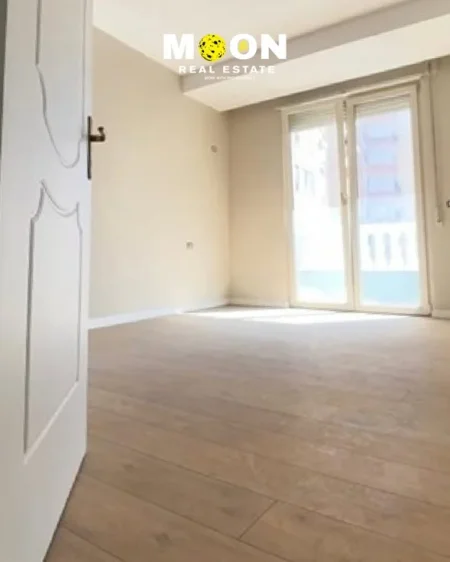 Tirane, jepet me qera apartament 2+1 Ideale për ambient zyre, Kati 6, 800 € (sheshi nen tereza)