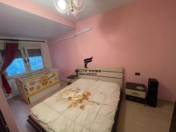 Tirane, jepet me qera apartament 3+1+Ballkon Kati 5, 120 m² 750 € (ALI DEMI)
