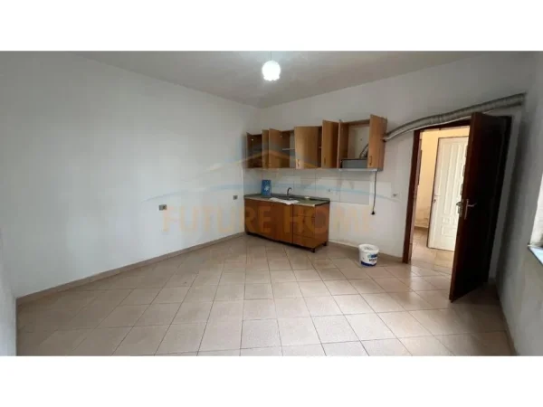 Tirane, jepet me qera apartament 1+1 Kati 0, 75 m² 250 € (Kamez)