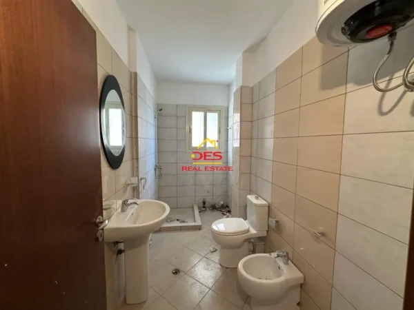 Vlore, shitet garsonier Kati 3, 50 m² 57.000 € (Rruga Gjergj Kastrioti)