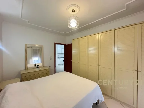 Tirane, jepet me qera apartament 1+1+Ballkon Kati 7, 67 m² 600 € (OKS113956)