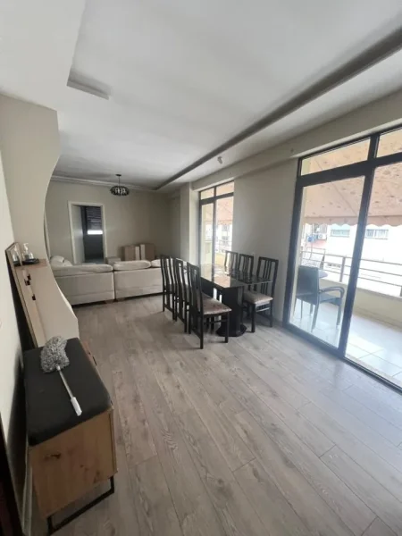 Tirane, shes apartament 2+1+Ballkon Kati 6, 113 m² 135.000 € (sokrat miho)