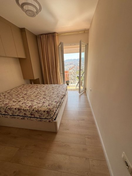 Tirane, shitet apartament 2+1+Ballkon Kati 11, 70 m² 195.000 € (Rruga e Kavajes)