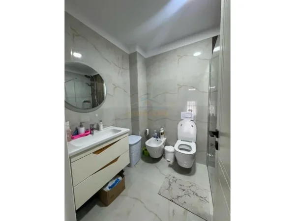 Tirane, shitet apartament 2+1 Kati 1, 94 m² 165.000 €