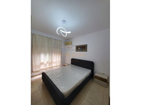 Tirane, jepet me qera apartament 2+1 Kati 1, 98 m² 550 € (Kongresi I Mastirit)