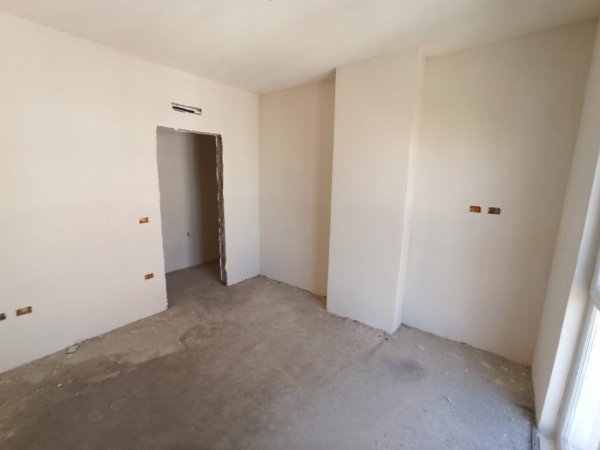 Tirane, shitet apartament 2+1+Ballkon Kati 4, 95 m² 118.700 € (Casa Italia)