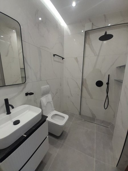 Tirane, jepet me qera Vile 2+1+Ballkon , 88 m² 500 € (Zogu i Zi)