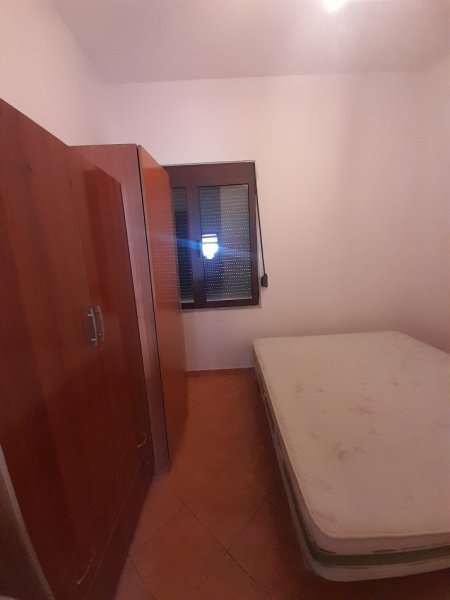 Tirane, jepet me qera Vile 1+1 Kati 1, 65 m² 350 € (Rruga Klodian Rrasha /Zogu i Zi)