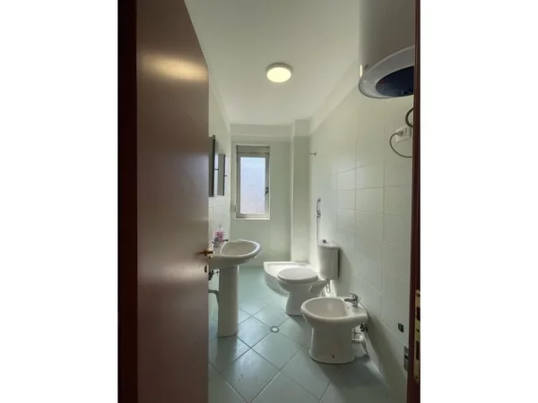 Tirane, jepet me qera apartament 1+1+Ballkon Kati 8, 64 m² 399 € (Misto mane)