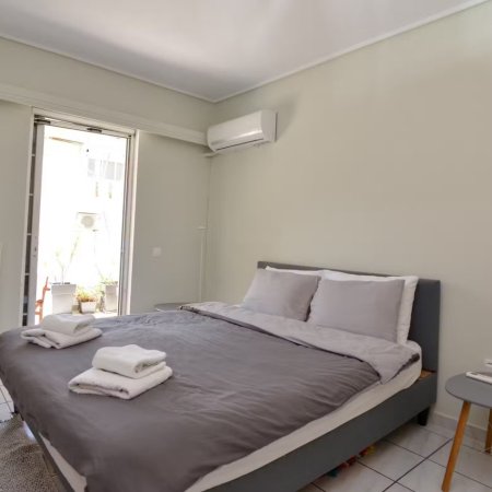 Tirane, jepet me qera apartament 1+1+Ballkon Kati 3, 60 m² 500 € (XHAMIA E TABAKEVE)