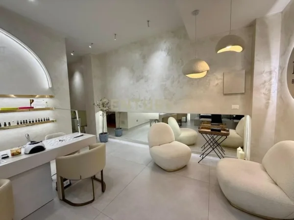 Tirane, shitet ambjent biznesi Kati 0, 110 m² 57.000 € (Rruga e Kosovareve)