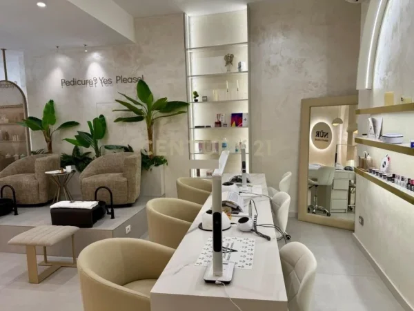 Tirane, shitet ambjent biznesi Kati 0, 110 m² 57.000 € (Rruga e Kosovareve)