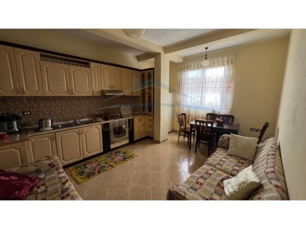 Tirane, jepet me qera apartament 2+1 Kati 2, 113 m² 500 € (Qytet Studenti)