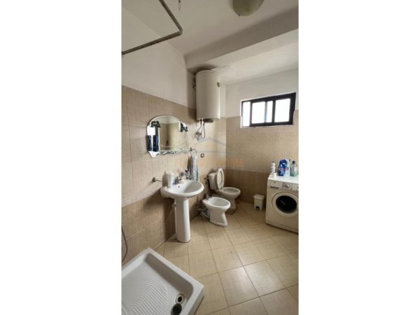 Tirane, jepet me qera apartament 2+1 Kati 2, 113 m² 500 € (Qytet Studenti)