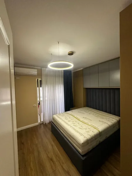 Tirane, jepet me qera apartament 1+1 Kati 5, 70 m² 600 € (BULEVARDI ZOGU I 1)