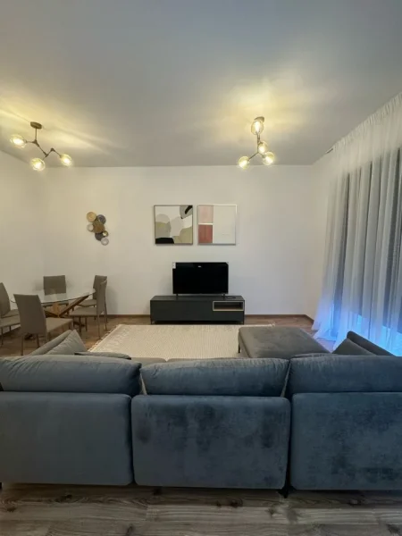 Tirane, jepet me qera apartament 1+1+Ballkon Kati 2, 75 m² 700 € (Rruga e Kavajes)