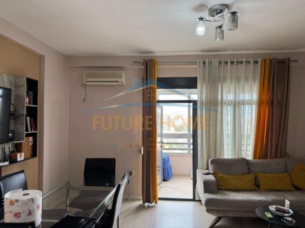 Tirane, jepet me qera apartament 1+1+Ballkon Kati 7, 70 m² 420 € (Unaza e Re)