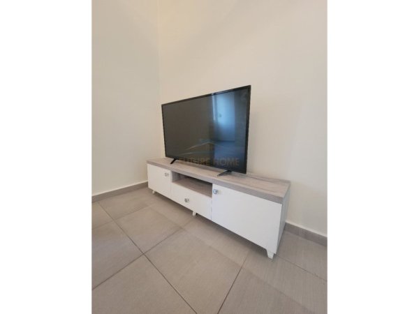 Tirane, jepet me qera apartament 1+1 Kati 3, 58 m² 450 € (Brryli)