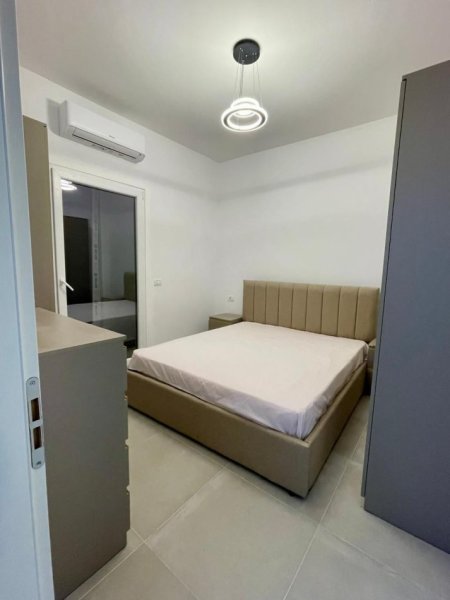 Tirane, jepet me qera apartament 1+1+Ballkon Kati 3, 50 m² 600 € (Shkolla e Kuqe)