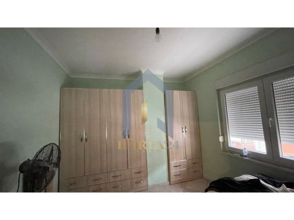 Tirane, jepet me qera 2+1 Kati 4, 380 € (&quot;Pallatet e Verdha&quot;)