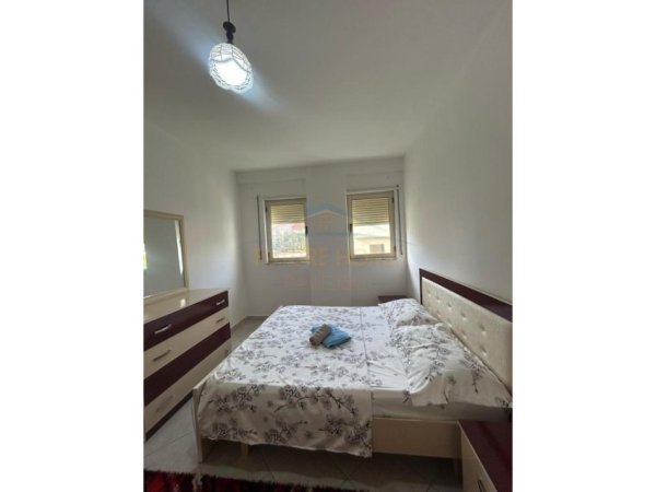 Tirane, jepet me qera apartament 2+1 Kati 3, 87 m² 380 € (Shkoze)