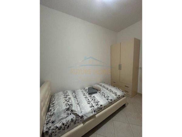 Tirane, jepet me qera apartament 2+1 Kati 3, 87 m² 380 € (Shkoze)