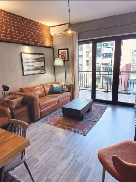 Tirane, jepet me qera apartament 2+1 Kati 3, 110 m² 750 € (fusha e aviacionit)